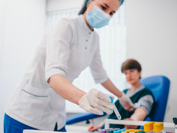 Test de Sangre para Diagnóstico de Alzheimer Llega a Chile